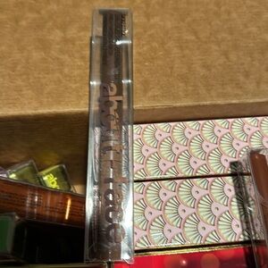 About face smokestick color close but no cigar